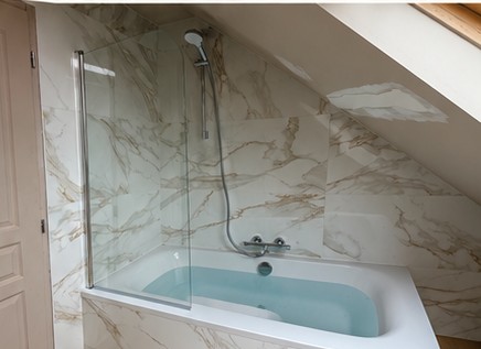 Une salle de bain sous pente – Lieurey (27)